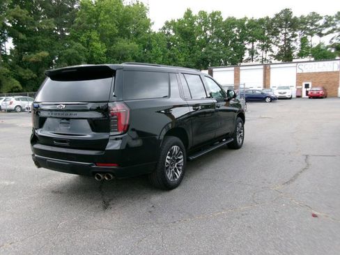 Used 2025 Chevrolet Suburban Z71 AWD/4WD image 6