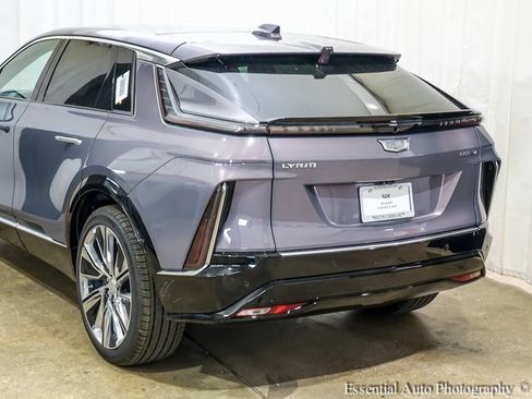 New 2025 Cadillac Lyriq Luxury image 6