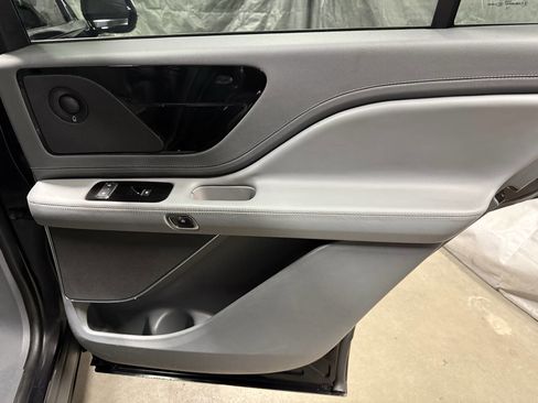 Used 2020 Lincoln Aviator Reserve w/ Equipment Group 201A image 15