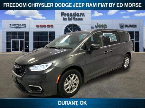 Used 2023 Chrysler Pacifica Touring-L FWD image 1