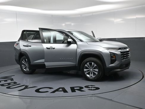 Used 2026 Chevrolet Equinox LT FWD image 24