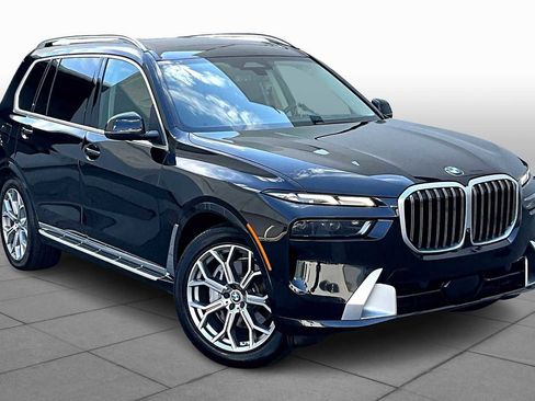 Used 2024 BMW X7 xDrive40i image 3