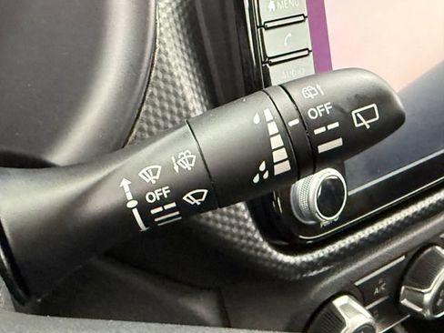 Used 2023 Nissan Kicks SV FWD image 14