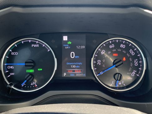 Used 2022 Toyota RAV4 XLE Premium image 21