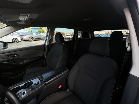 Used 2023 Nissan Rogue S image 34