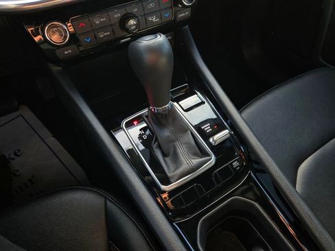 Used 2024 Jeep Compass Limited image 24