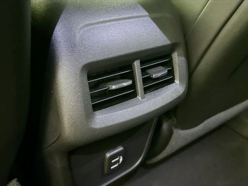 Used 2024 Chevrolet Equinox Premier AWD/4WD image 13