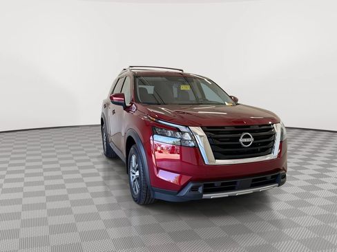 Certified 2025 Nissan Pathfinder SL AWD/4WD image 3