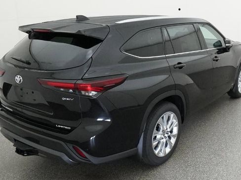 New 2026 Toyota Highlander Limited AWD/4WD image 8