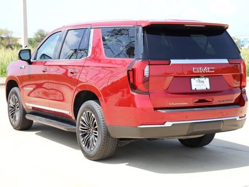 Used 2025 GMC Yukon Elevation AWD/4WD image 6
