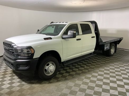 Used 2024 RAM 3500 Tradesman w/ Electrical Accessory Group image 15