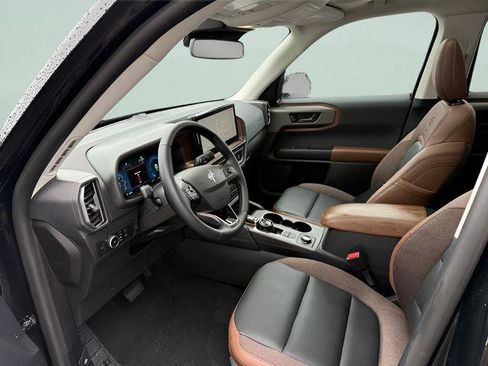 Certified 2025 Ford Bronco Sport Outer Banks w/ Outer Banks Tech Package+ AWD/4WD image 4
