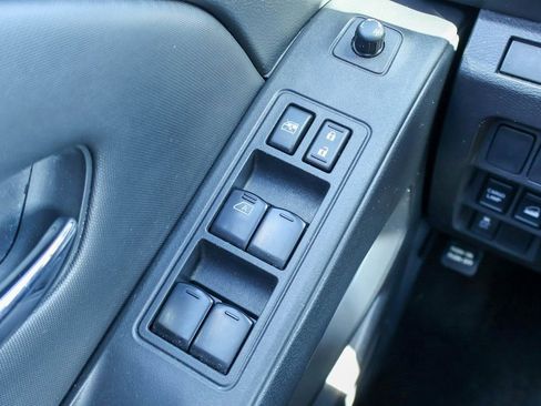 Used 2023 Nissan Frontier SV image 16