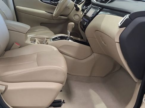 Used 2015 Nissan Rogue SL w/ SL Premium Package FWD image 3