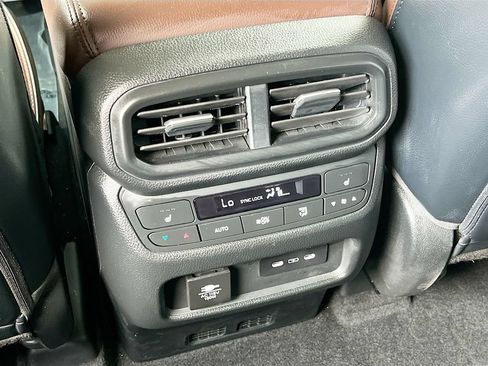 Used 2025 Honda Pilot Elite image 27