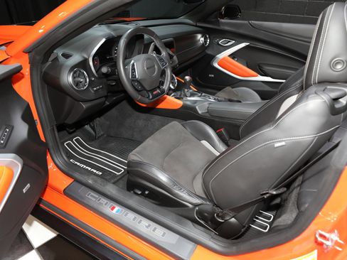 Used 2020 Chevrolet Camaro SS image 3