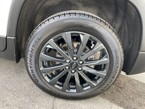 Used 2024 Chevrolet Traverse RS image 19