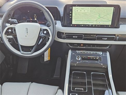 New 2026 Lincoln Aviator Black Label w/ Dynamic Handling Package image 25