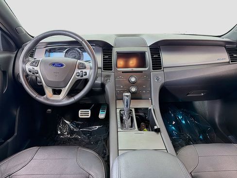 Used 2016 Ford Taurus SHO image 22