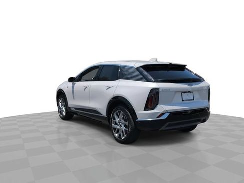 Certified 2025 Cadillac Optiq Luxury 2 w/ LPO, Floor Liner Package AWD/4WD image 6