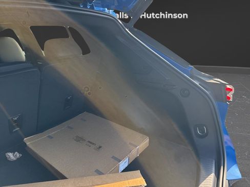 Used 2025 Chevrolet Equinox EV LT w/ Convenience Package image 28