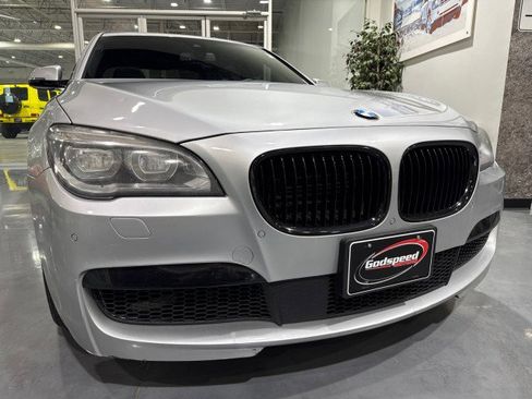 Used 2015 BMW 750Li xDrive w/ M Sport Edition AWD/4WD image 25