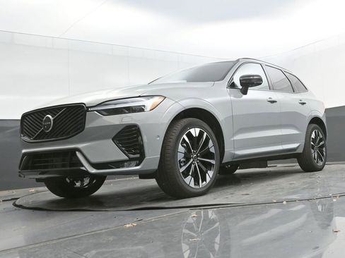 New 2026 Volvo XC60 B5 Plus w/ Protection Package Premier image 31