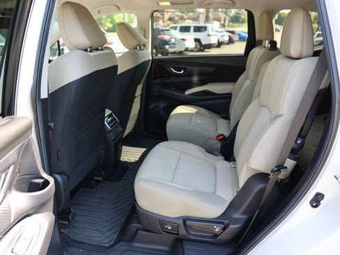 Used 2023 Subaru Ascent Premium w/ Convenience Package AWD/4WD image 23