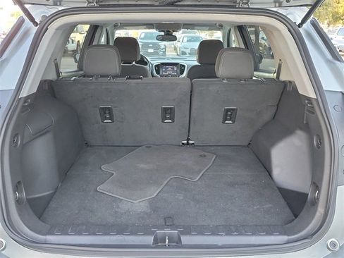 Used 2024 GMC Terrain SLE image 22
