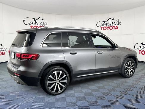Used 2023 Mercedes-Benz GLB 250 w/ Premium Package image 8