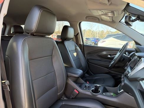 Used 2023 GMC Terrain SLT w/ Infotainment Package II image 24