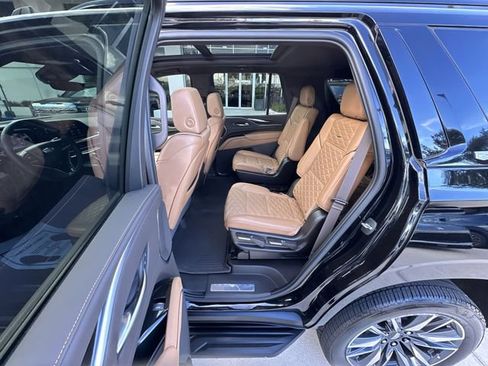 Certified 2022 Cadillac Escalade Sport RWD image 31