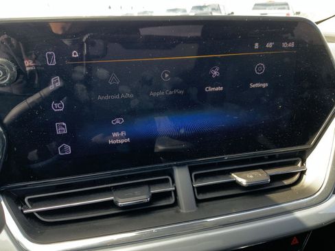 Used 2025 Chevrolet Trax LT FWD image 36