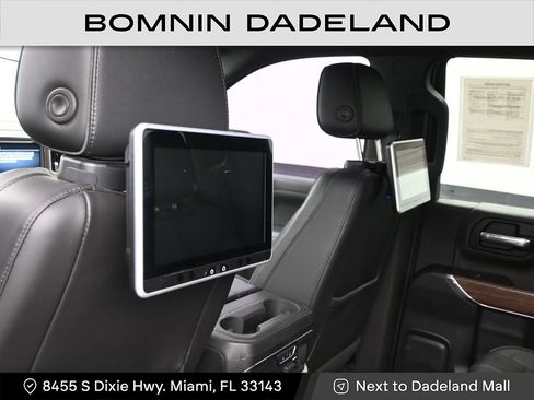 Used 2021 Chevrolet Silverado 1500 High Country w/ Technology Package image 14