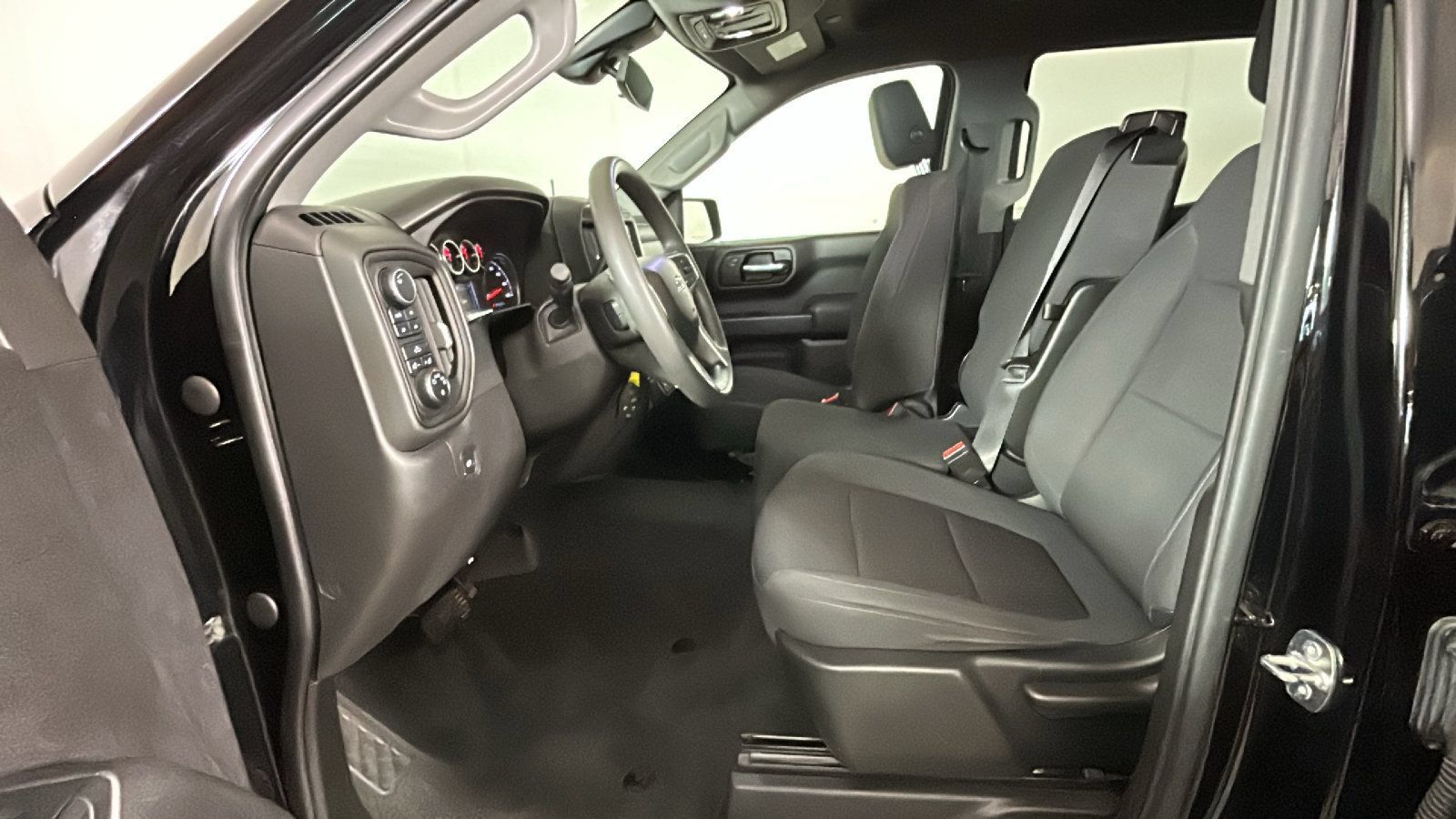 Used 2022 Chevrolet Silverado 1500 Custom Trail Boss w/ Safety Confidence Package AWD/4WD image 13