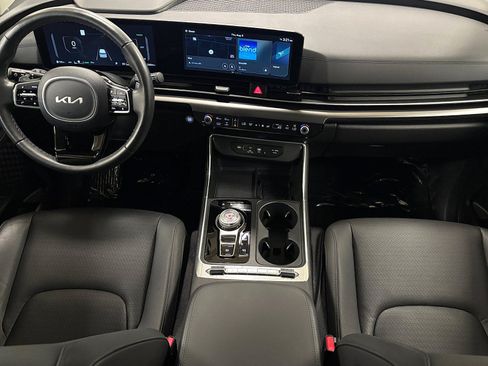 Used 2025 Kia Carnival SX Prestige FWD image 14
