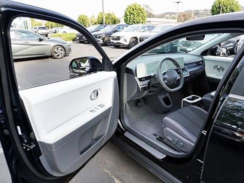 Certified 2024 Hyundai Ioniq 5 SEL RWD image 36
