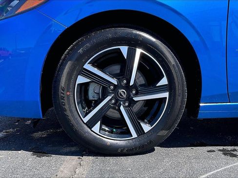 Used 2024 Nissan Sentra SV FWD image 9