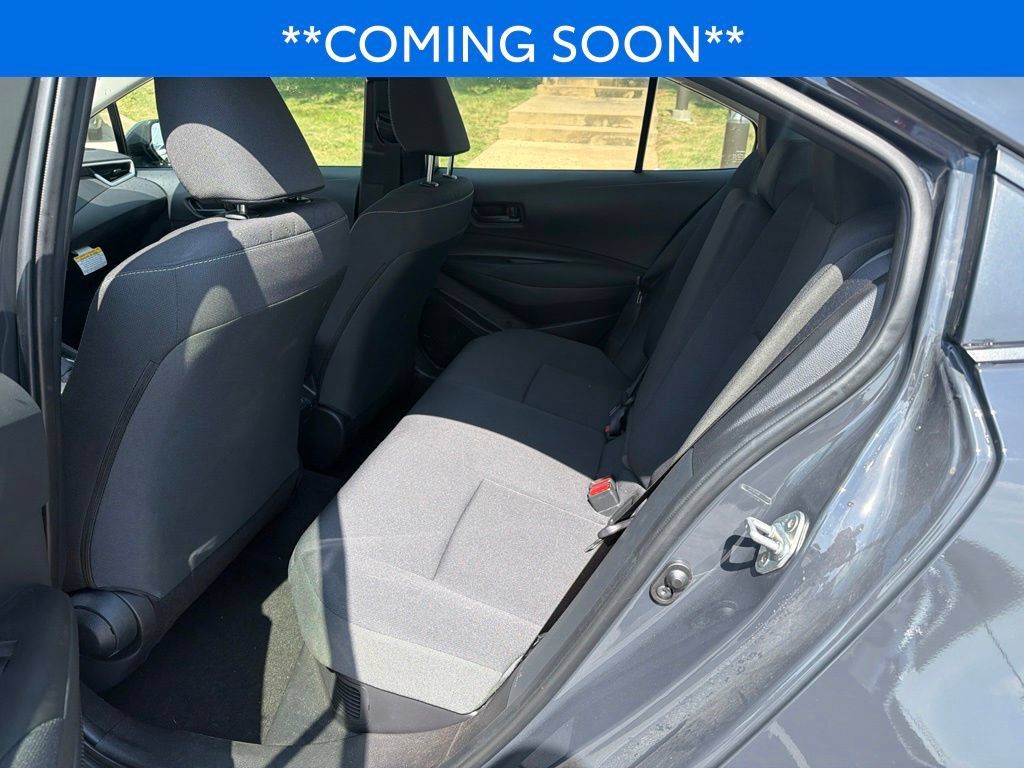 Used 2025 Toyota Corolla LE FWD image 10