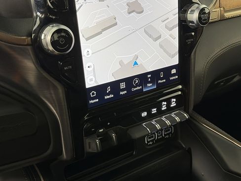 Used 2024 RAM 2500 Limited w/ Safety Group image 20