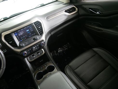Certified 2022 GMC Acadia Denali w/ Denali Ultimate Package AWD/4WD image 11