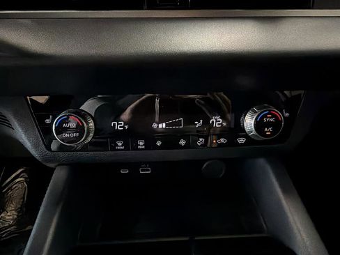 Used 2023 Mitsubishi Outlander SE Black Edition AWD/4WD image 30
