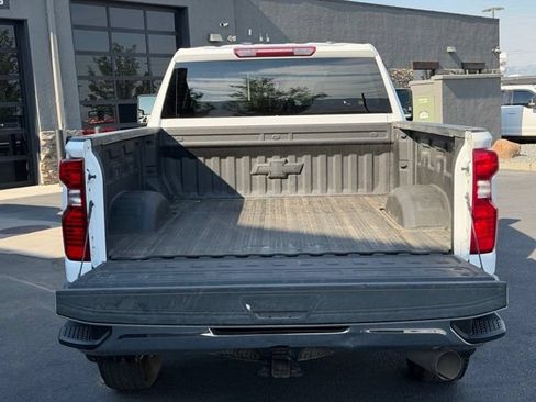 Used 2023 Chevrolet Silverado 2500 LT AWD/4WD image 7