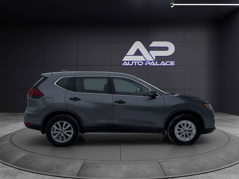 Used 2018 Nissan Rogue S image 8