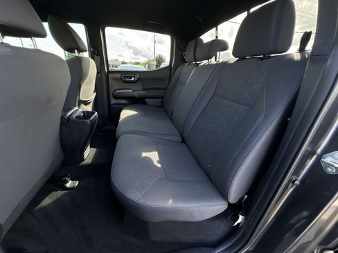 Used 2018 Toyota Tacoma TRD Sport w/ Technology Package RWD image 24
