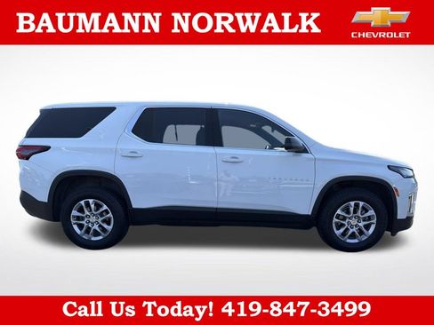 Used 2022 Chevrolet Traverse LS FWD image 8