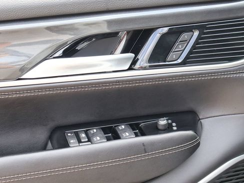Used 2023 Jeep Wagoneer 4WD image 22
