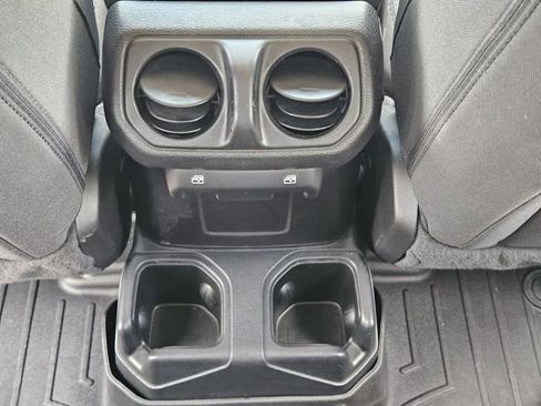 Used 2019 Jeep Wrangler Unlimited Sport S AWD/4WD image 30