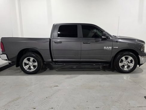 Used 2019 RAM 1500 Classic SLT image 21