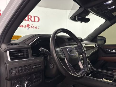 Used 2023 GMC Yukon XL Denali Ultimate image 12